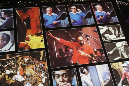 Foto de Viersen, Germany - 8. June 2022: Closeup of vinyl record cover with photographs of Frank Sinatra studio recording for L. A. is my lady album with Quincy Jones orchestra, 1984 - Imagen libre de derechos