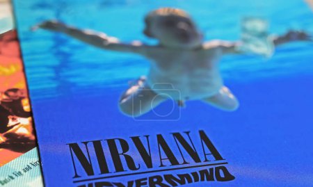 Téléchargez les photos : Viersen, Allemagne - 9 janvier. 2024 : Couverture de l'album du groupe Closeup of Nirvana Nevermind de 1991 - en image libre de droit