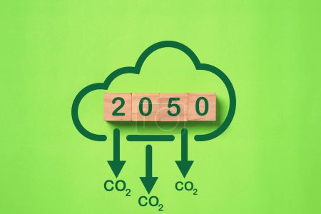 Téléchargez les photos : 2050 Protocole de Kyoto avec une icône de réduction des émissions de CO2 pour réduire les émissions de dioxyde de carbone, l'empreinte carbone et le crédit carbone pour limiter le réchauffement climatique concept de changement climatique. - en image libre de droit
