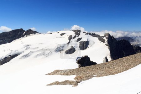 Téléchargez les photos : Neige de montagne et glacier Panorama Pasterze vu du sommet Johannisberg à Glockner Group, Autriche - en image libre de droit