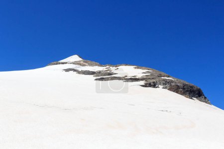 Téléchargez les photos : Mountain snow panorama and summit Johannisberg (High Tauern) in Glockner Group, Austria - en image libre de droit