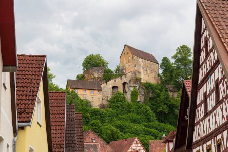 Château Pottenstein et maisons en Suisse Franconienne, Allemagne