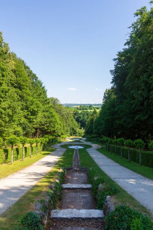 Historischer Park mit Garten und Kaskade im Eremitage Museum in Bayreuth, Bayern, Deutschland