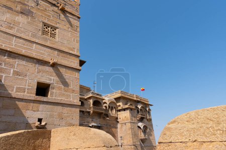 Téléchargez les photos : Murs en grès et architecture extérieure de Rani Mahal ou Rani Ka Mahal, à l'intérieur du fort de Jaisalmer, Rajasthan, Inde. Patrimoine mondial de l'UNESCO. - en image libre de droit