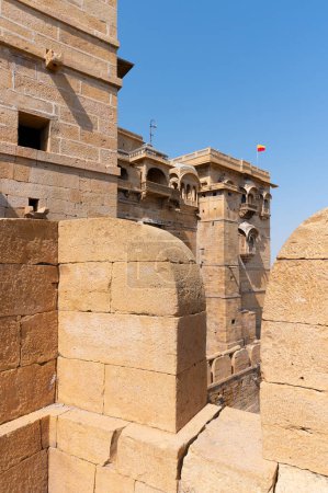Téléchargez les photos : Murs en grès et architecture extérieure de Rani Mahal ou Rani Ka Mahal, à l'intérieur du fort de Jaisalmer, Rajasthan, Inde. Patrimoine mondial de l'UNESCO. - en image libre de droit
