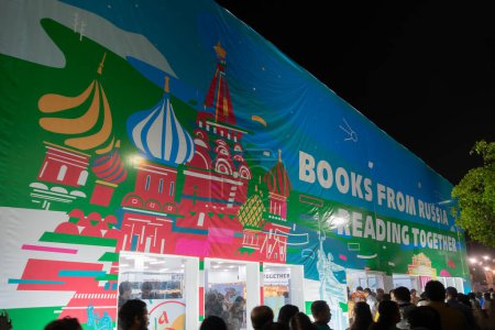 Téléchargez les photos : Kolkata, West Bengal, India - 2nd February 2020 : Colourful gate of Russian book stall at Kolkata Bookfair. biggest bookfair in the world. - en image libre de droit