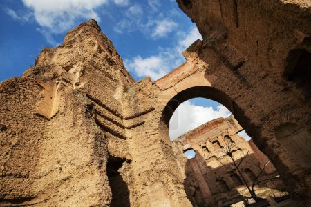 Téléchargez les photos : Terme di Caracalla or the Bath of Caracalla, ruins of ancient Roman public baths in Rome, Italy. - en image libre de droit
