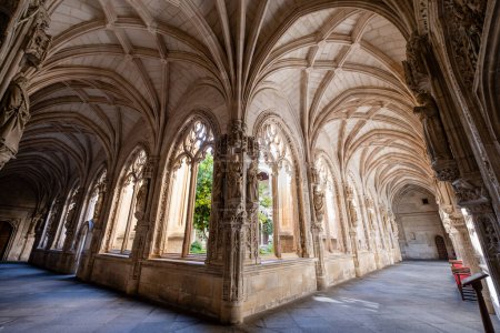 Foto de Cloister, Monastery of San Juan de los Reyes, Toledo, Castilla-La Mancha, Spain - Imagen libre de derechos