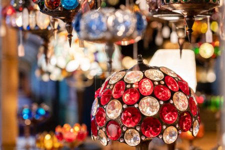 Téléchargez les photos : Crystal lamps at Christmas market, Humboldt Forum, Berlin, Federal Republic of Germany - en image libre de droit