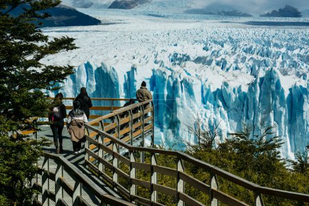 Téléchargez les photos : Footbridges, Perito Moreno glacier , Los Glaciares National Park, Lago Argentino department,  Santa Cruz province, Republic of Argentina,Patagonia - en image libre de droit