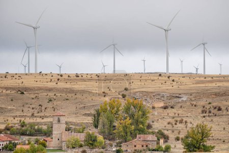 Téléchargez les photos : Parc éolien, Villacadima, Sierra de Pela, Espagne - en image libre de droit