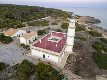 Téléchargez les photos : Faro de Cap Salines, estacion de investigacion costanera, IMEDEA, Mallorca, îles baléares, espagne, europe - en image libre de droit