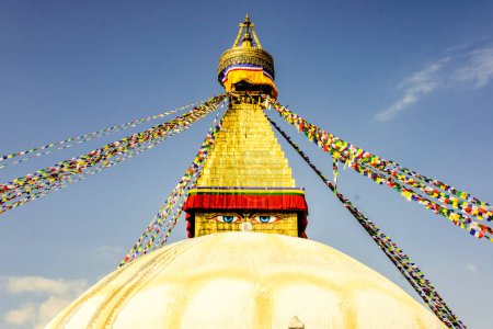 Téléchargez les photos : Buddhist stupa with banners,  Boudhdanath, Kathmandu, Nepal, Asia. - en image libre de droit