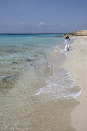 Foto de Playa de Migjorn Els Arenals, Formentera, Islas Pitiusas, Comunidad Baleares, España - Imagen libre de derechos