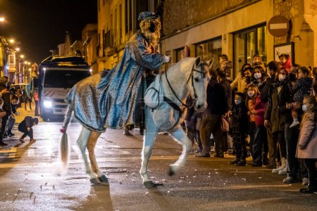 Téléchargez les photos : Défilé des Trois Rois dans la rue Llucmajor, Majorque, Îles Baléares, Espagne - en image libre de droit