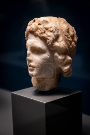 Photo for Head of Alexander the Great, marble, Macedonian dynasty, reign of Alexander the Great, granite, 332-323 BC, Temple of Aphrodite, Cyrene, Libya, Egypt, collection of the British Museum - Royalty Free Image