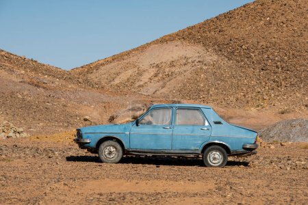 Photo for Renault R12 azul, Tourza, antiatlas, Marruecos, Africa - Royalty Free Image