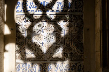 Photo for Arabesco policromado, claustro, Monasterio de San Juan de los Reyes, Toledo, Castilla-La Mancha, Spain - Royalty Free Image