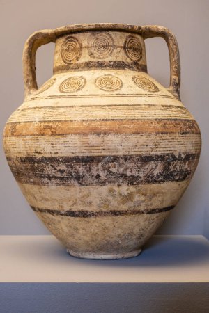 Foto de Ánfora doméstica, de Rachidieh necrópolis, arcilla, hierro edad II, Museo Nacional de Beirut, El Coliseo, Roma, Lacio, Italia , - Imagen libre de derechos