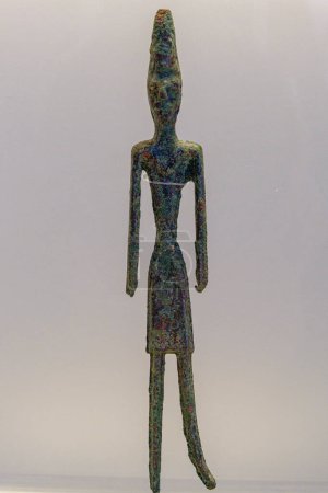 Foto de Estatuillas masculinas, de Byblos, bronce, bronce medio Edad, Museo Nacional de Beirut, El Coliseo, Roma, Lazio, Italia , - Imagen libre de derechos