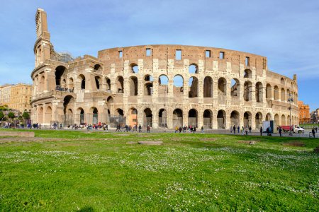 Foto de El Coliseo, Anfiteatro Flavio, construido en el siglo I, Roma, Lacio, Italia , - Imagen libre de derechos
