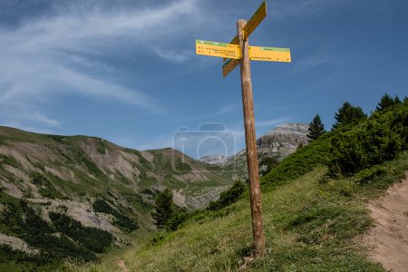 Téléchargez les photos : Itinéraire Pico de Aspe, Vallée d'Aisa, Jacetania, Huesca, Espagne - en image libre de droit