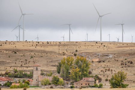 Téléchargez les photos : Parc éolien, Villacadima, Sierra de Pela, Espagne - en image libre de droit