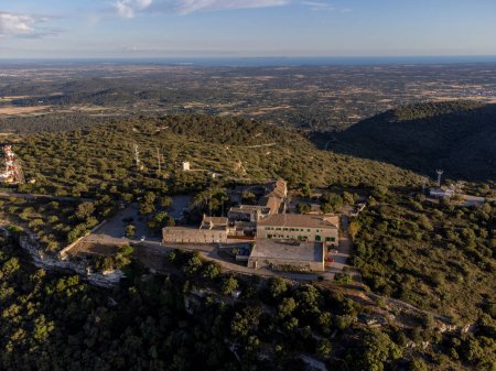 Foto de Santuario de Cura, cima de la colina de Randa, Algaida, Mallorca, Islas Baleares, España - Imagen libre de derechos