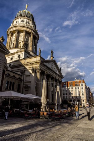 Foto de Catedral Francesa, nombre coloquial de la Iglesia Francesa de Friedrichstadt, Gendarmenmarkt, Berlin, Alemania, europe - Imagen libre de derechos