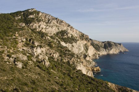 Téléchargez les photos : Puig de Llentrisca (414mts) y Cabo Llentrisca.Sant Josep de Talaia.Ibiza.Îles Baléares, Espagne. - en image libre de droit