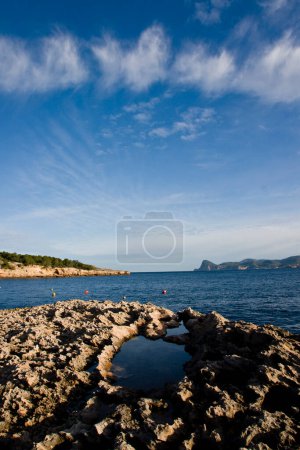 Téléchargez les photos : Cala Bassa. Parc naturel Cala Bassa-Cala Compte.Ibiza.Îles Baléares Espagne. - en image libre de droit