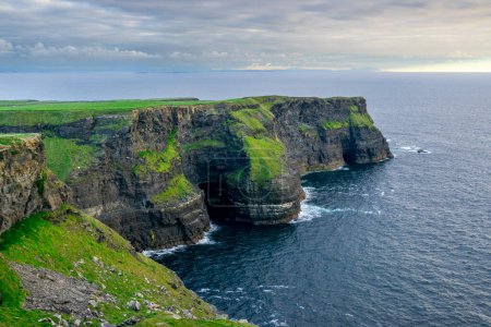 Téléchargez les photos : Cliffs of Moher, The Burren, County Clare, Irlande, Royaume-Uni - en image libre de droit