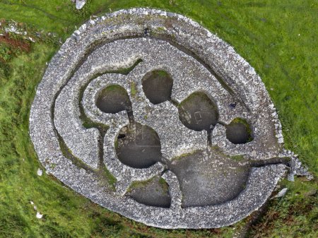 Foto de Cashel Murphy, antiguo asentamiento celta, era cristiana temprana (siglos V-VIII dC), península de Dingle, condado de Kerry, Irlanda, Reino Unido - Imagen libre de derechos