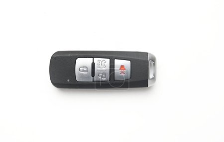Téléchargez les photos : Une photo de clé de voiture sans clé avec mobilisateur sur fond blanc - en image libre de droit