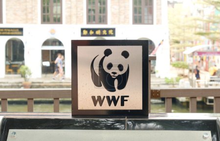 Téléchargez les photos : "Banda Hilir, Malaisie 19 juillet 2023 : Photo sélective du signe du WWF à Malacca. WWF représente le "Fonds mondial pour la nature"." - en image libre de droit