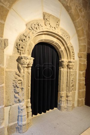 Photo for Cebreros, Avila, Spain, November 28, 2023: Ancient door in the Adolfo Suarez Museum in the village of Cebreros, Avila, Spain - Royalty Free Image