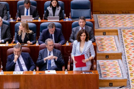 Foto de Isabel Diaz Ayuso. President of the Community of Madrid. Bench of the Popular Party of Madrid in a full day in the Assembly of Madrid. MADRID SPAIN. FEBRUARY 16, 2023. - Imagen libre de derechos