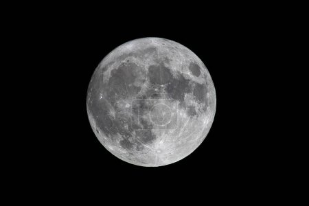 Foto de Wolf Moon. Super full moon with dark background. Madrid, Spain, Europe. Horizontal Photography. 25. January. 2024. Moon. Supermoon. Sulfur. Conjunction. Venus. Saturn. Jupiter. First moon year. - Imagen libre de derechos