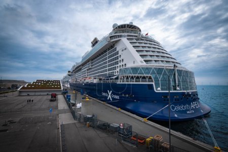 Téléchargez les photos : Copenhague, Danemark - 29 juillet 2023 : Celebrity Cruise ship Apex in port of Copenhagen. - en image libre de droit