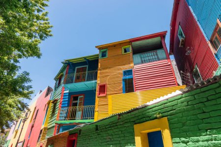 Téléchargez les photos : Maisons colorées dans le quartier de La Boca, Buenos Aires, Argentine. - en image libre de droit