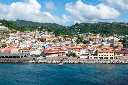 Foto de Puerto de cruceros de San Jorge, Granada, Caribe. - Imagen libre de derechos