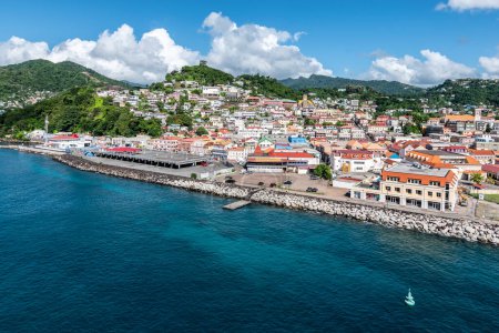 Port et paysage urbain de St George's Grenada.