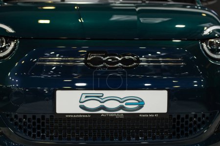 Foto de Riga, Latvia- April 29, 2022: Close-up design details of Fiat New 500C icon  presented in Motor Show 2022 - Imagen libre de derechos