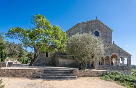 Quissac, Frankreich - 19. Mai 2023: Kapelle von Pisa. Blick auf einen neueren protestantischen Tempel, der von einer Einzelperson erbaut wurde