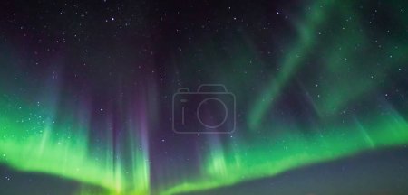 Foto de Aurora Luz verde en el cielo Noruega Polo Norte Ilustración 3D - Imagen libre de derechos