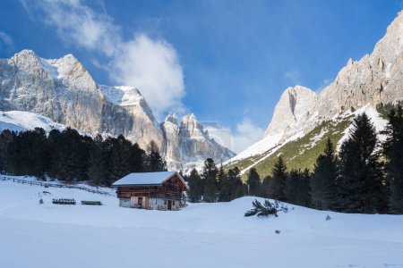 Téléchargez les photos : Canazei, Val di Fassa, Dolomiti, Alpes, Italie
. - en image libre de droit