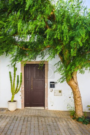 Téléchargez les photos : Rues typiques du centre historique du village de Teguise, Lanzarote, Îles Canaries, Espagne. - en image libre de droit