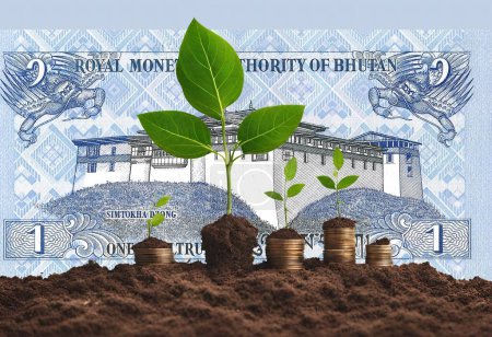 Téléchargez les photos : Richesse nourrissante : Illustrations du Dharmachakra de croissance d'arbre d'argent entre deux dragons - en image libre de droit