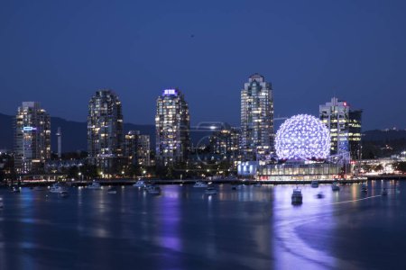 Téléchargez les photos : Belle vue sur Vancouver Science World à Vancouver, Canada - en image libre de droit