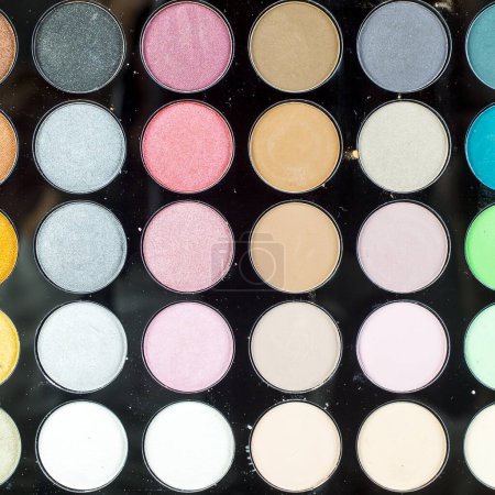 Téléchargez les photos : Collection de maquillage coloré pour visage créatif - en image libre de droit